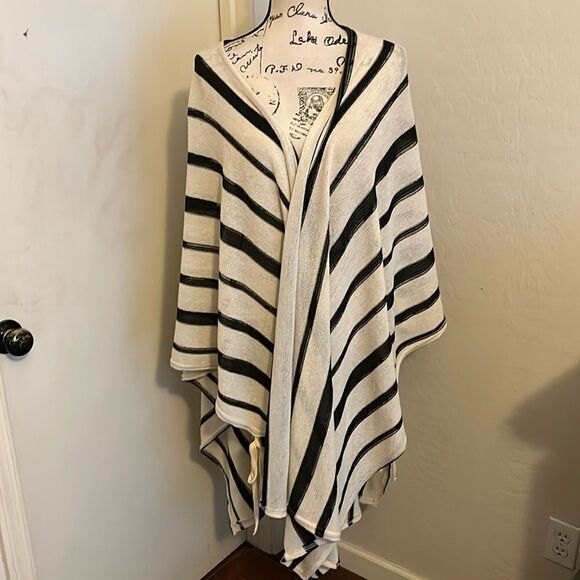 Torrid Black Cream Color Striped Ruana Coverup Contemporary Feminine Casual - Picture 4 of 16